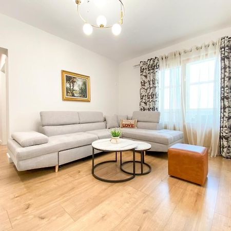 Block Inn Apartments Тирана Экстерьер фото