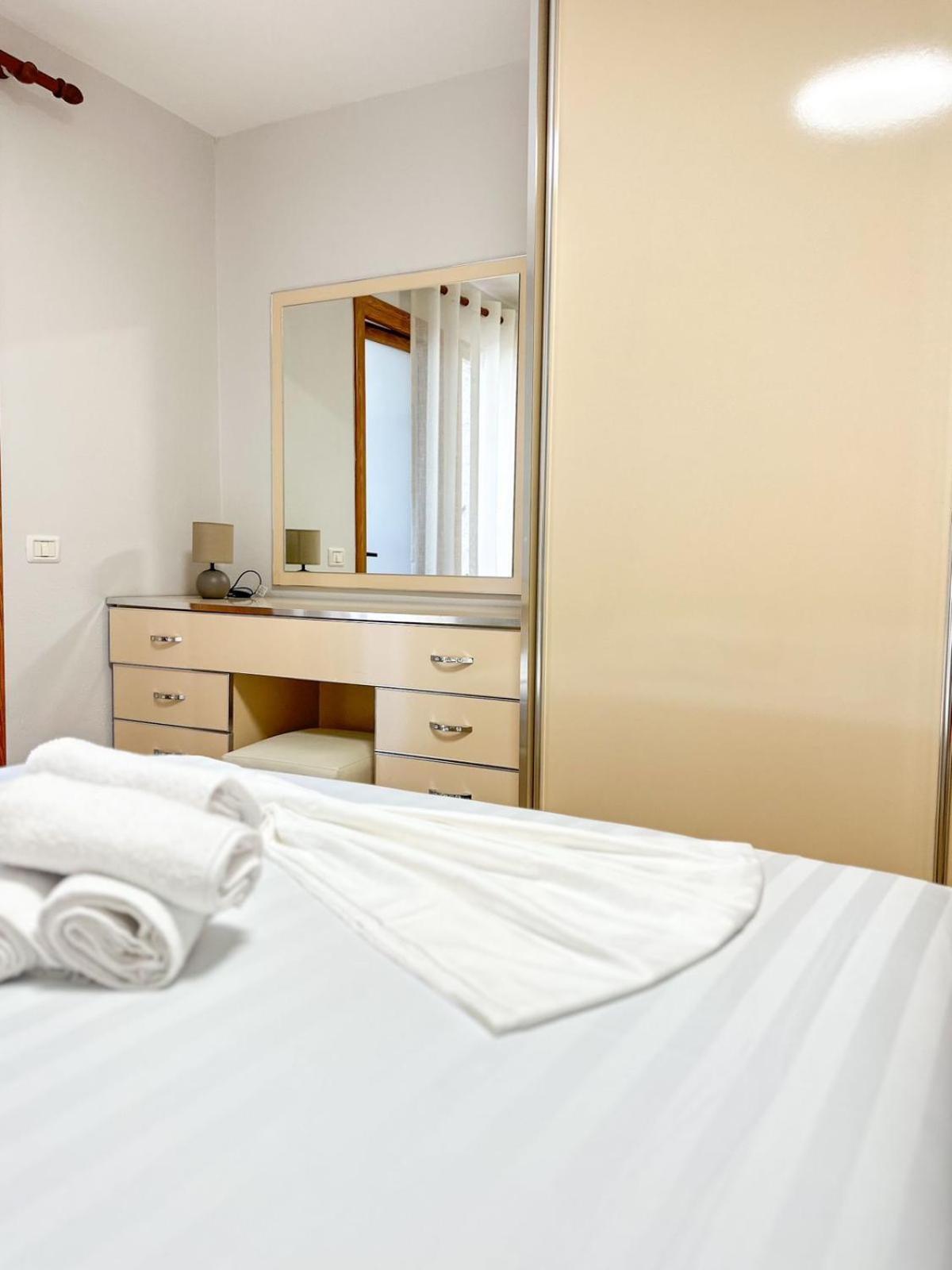 Block Inn Apartments Тирана Экстерьер фото